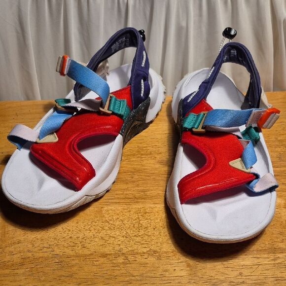 Nike Size 7 Athletic Sandals - New